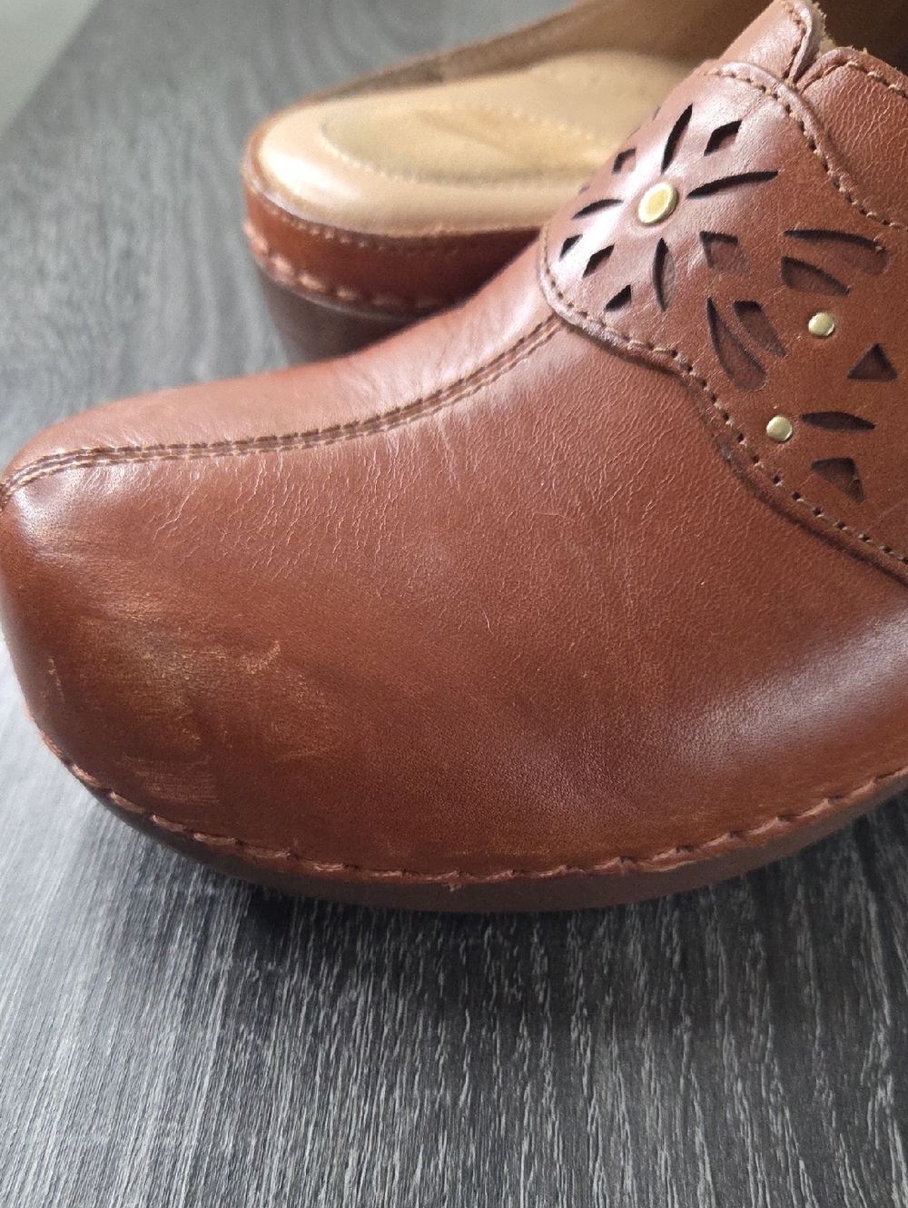 Dansko Shyanne Brown Leather Slip-On Clogs with Laser-Cut Floral Band Size 41 - Picture 7 of 16